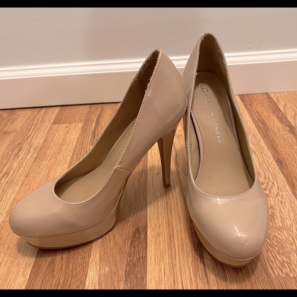 LC Lauren Conrad Nude Pumps
